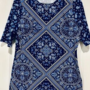 Land’s End Women’s Size M/L Crew Neck Pullover Top in Blue Paisley